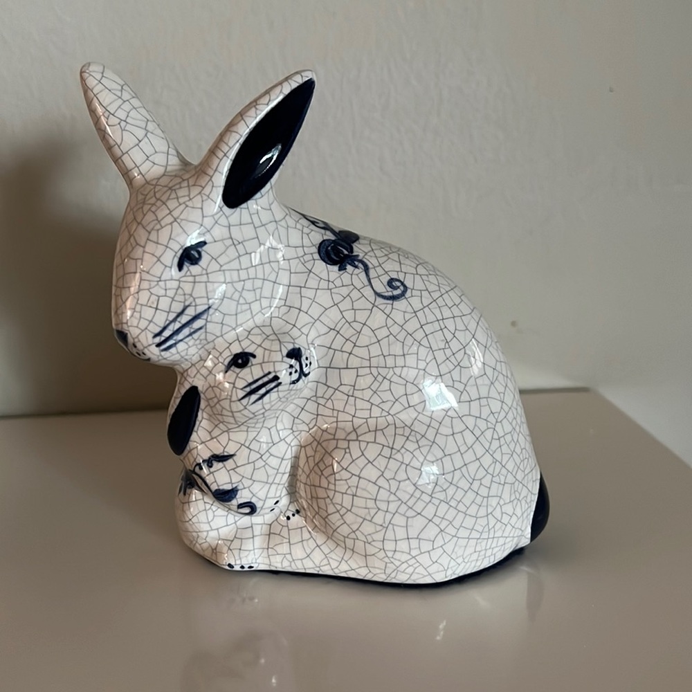 Dedham Potting Shed crackle blue and white mommy and baby bunny.